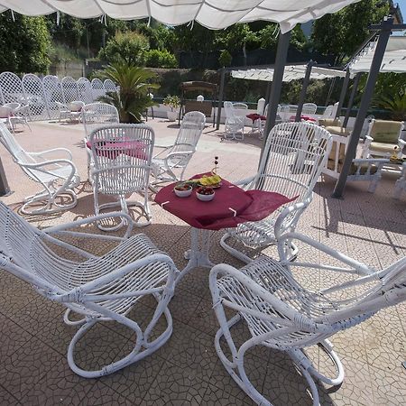 B&B Decarlo Property Tropea Buitenkant foto