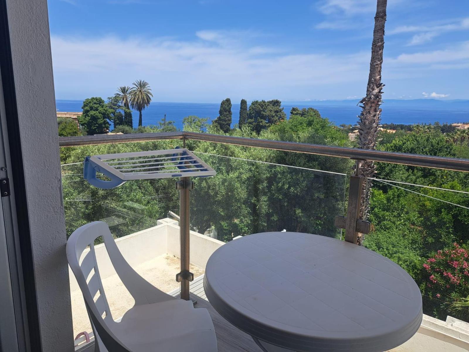 B&B Decarlo Property Tropea Buitenkant foto