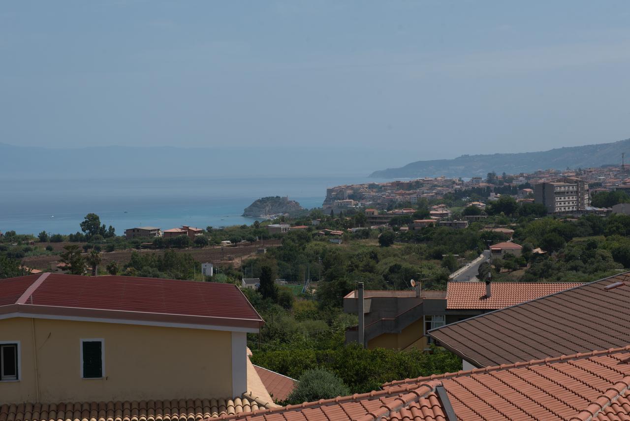 B&B Decarlo Property Tropea Buitenkant foto